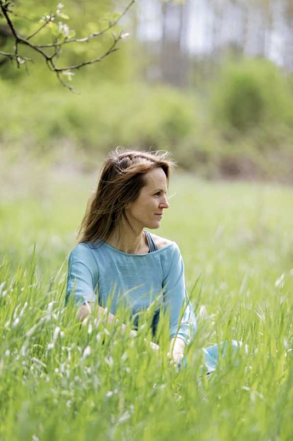 Kata Máthé trauma-aware somatic intimacy coaching for women outdoors